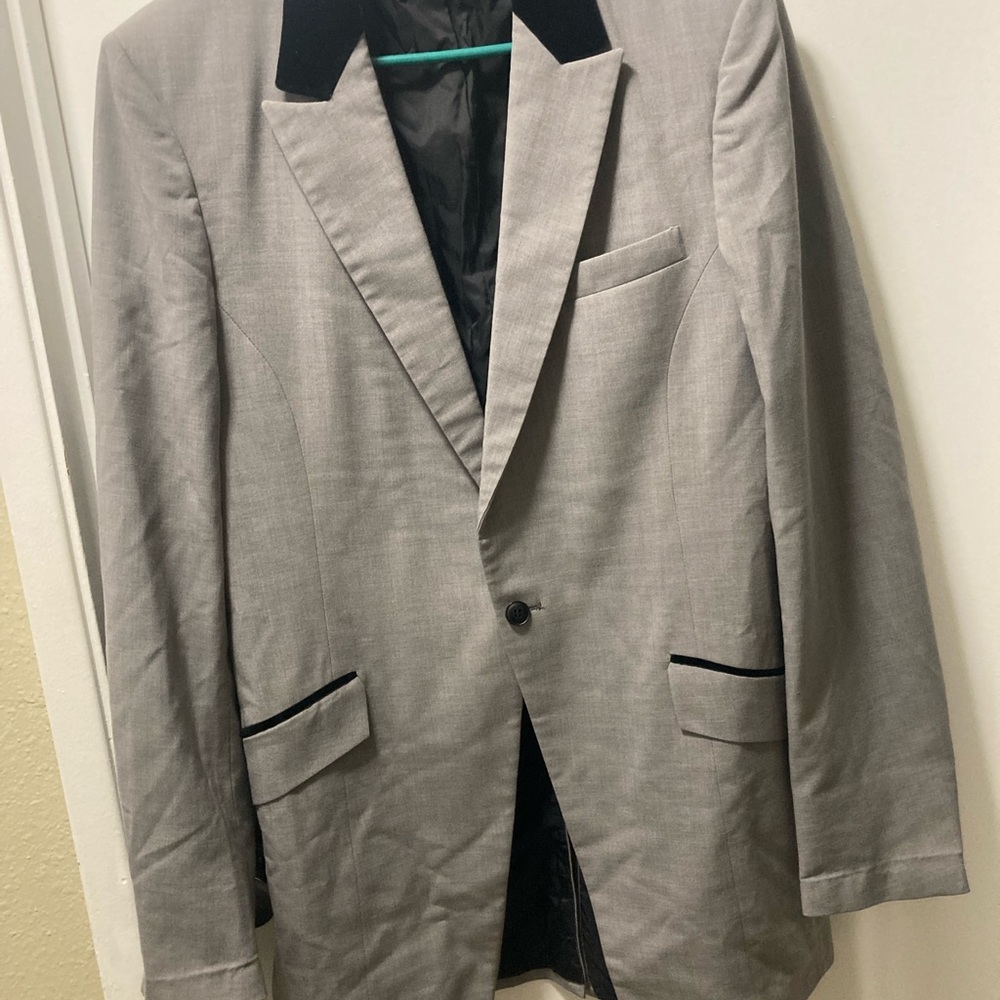 Elegant Men's Blazer in Light Gray with Black Trim